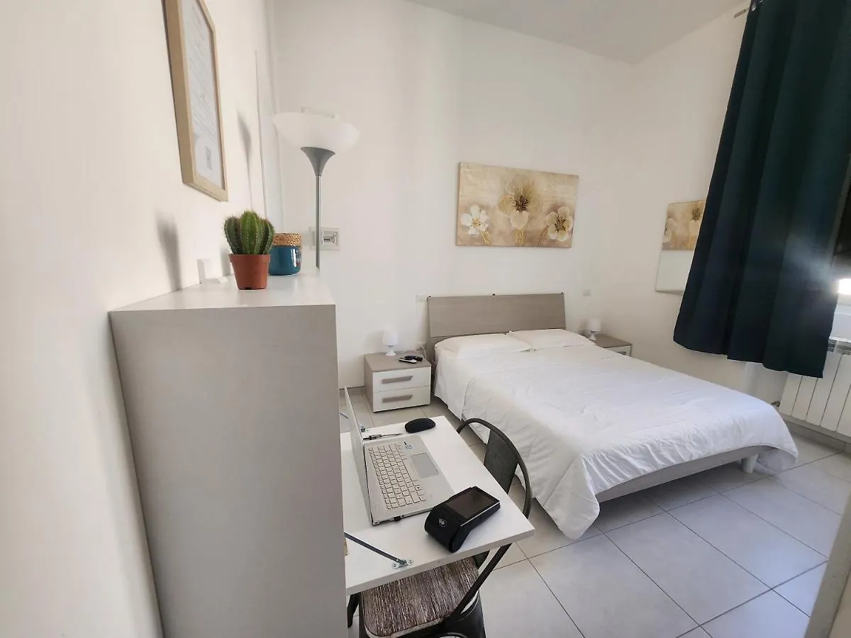 Hotel Dimora Rudiae Lecce 0*,